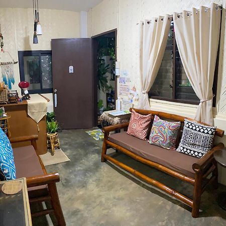 Hiraya Homestay Coron Eksteriør bilde